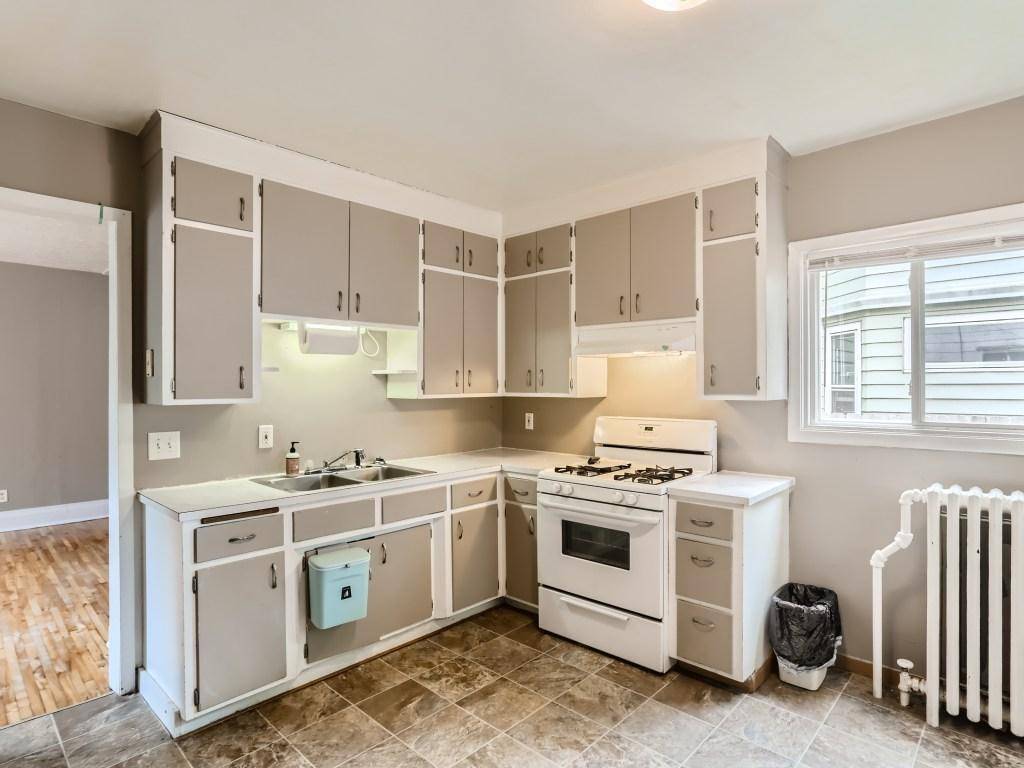 Saint Paul, MN 55106,1045 Lawson AVE E