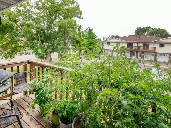 Vadnais Heights, MN 55127,3317 Greenbrier ST #D-306