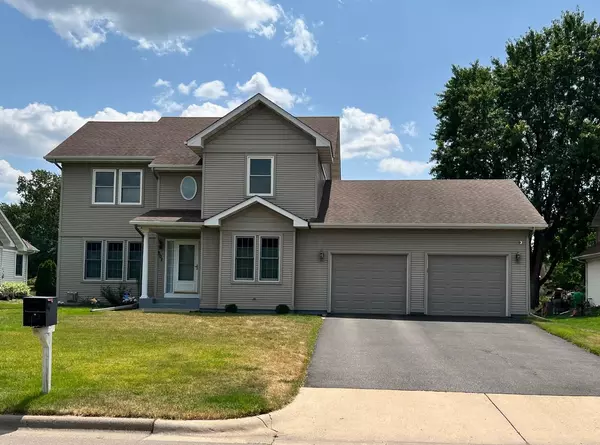 801 Bellvue LN, Brooklyn Center, MN 55430