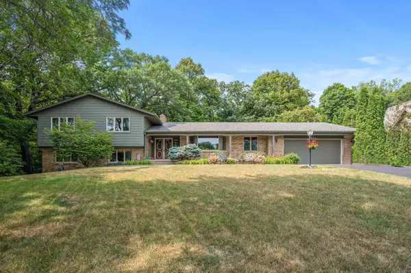 Mendota Heights, MN 55118,675 Ivy Falls CT