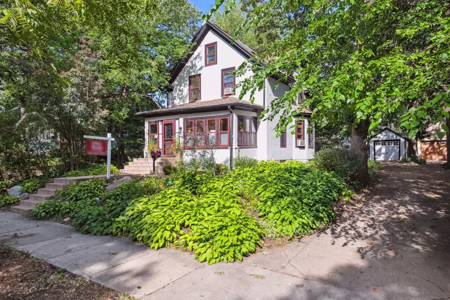 211 Cecil ST SE, Minneapolis, MN 55414