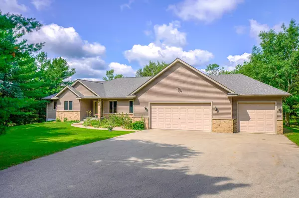 N7987 870th ST, River Falls, WI 54022