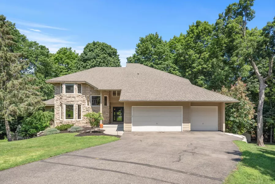 2230 Sommergate, Chanhassen, MN 55331