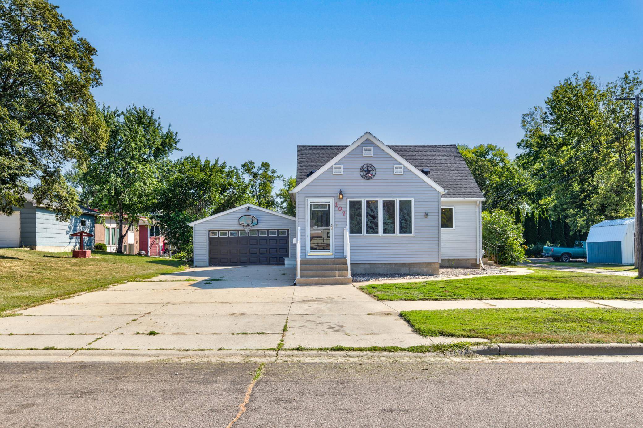107 6th ST W, Canby, MN 56220