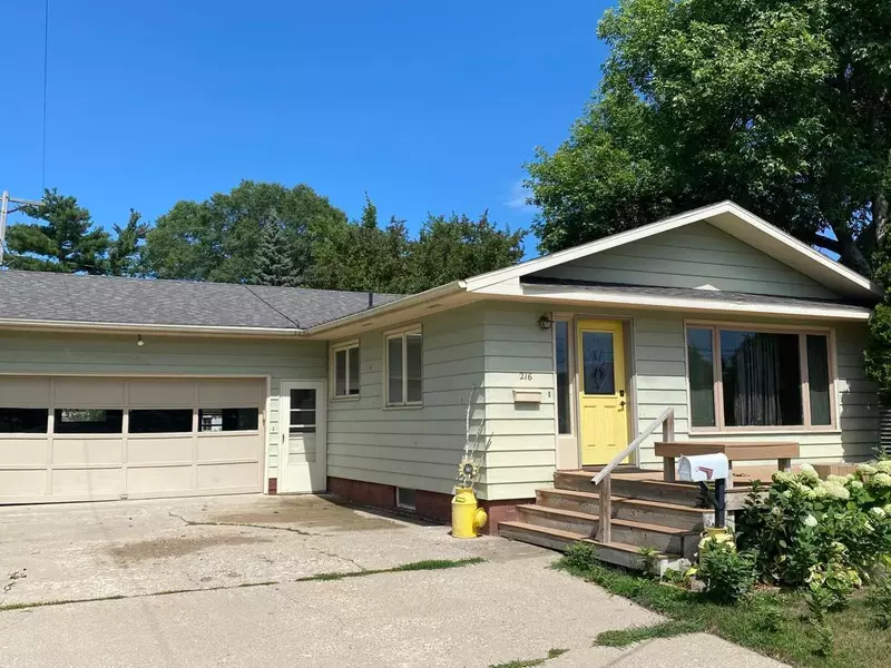 216 Main ST E, Detroit Lakes, MN 56501