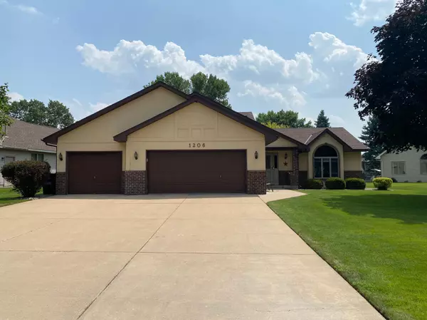 Shakopee, MN 55379,1206 Prairie LN