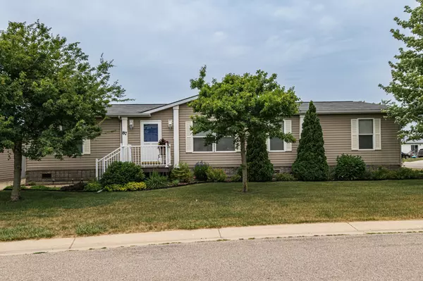 87 Southfork PL SE, Kasson, MN 55944