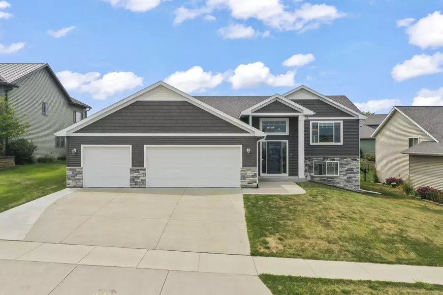 513 15th AVE NE, Byron, MN 55920