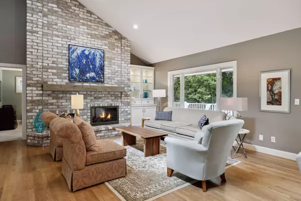 Minnetonka, MN 55391,14720 Oak LN