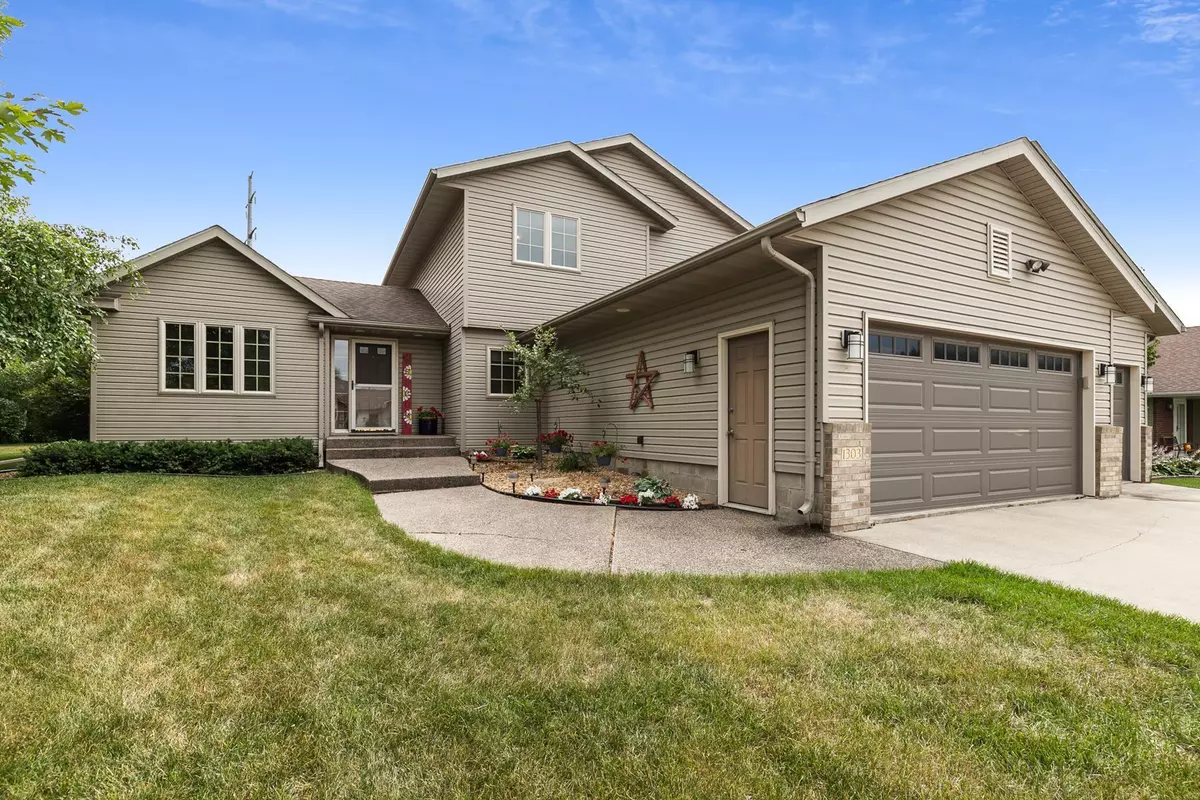 Faribault, MN 55021,1303 Merrywood CT