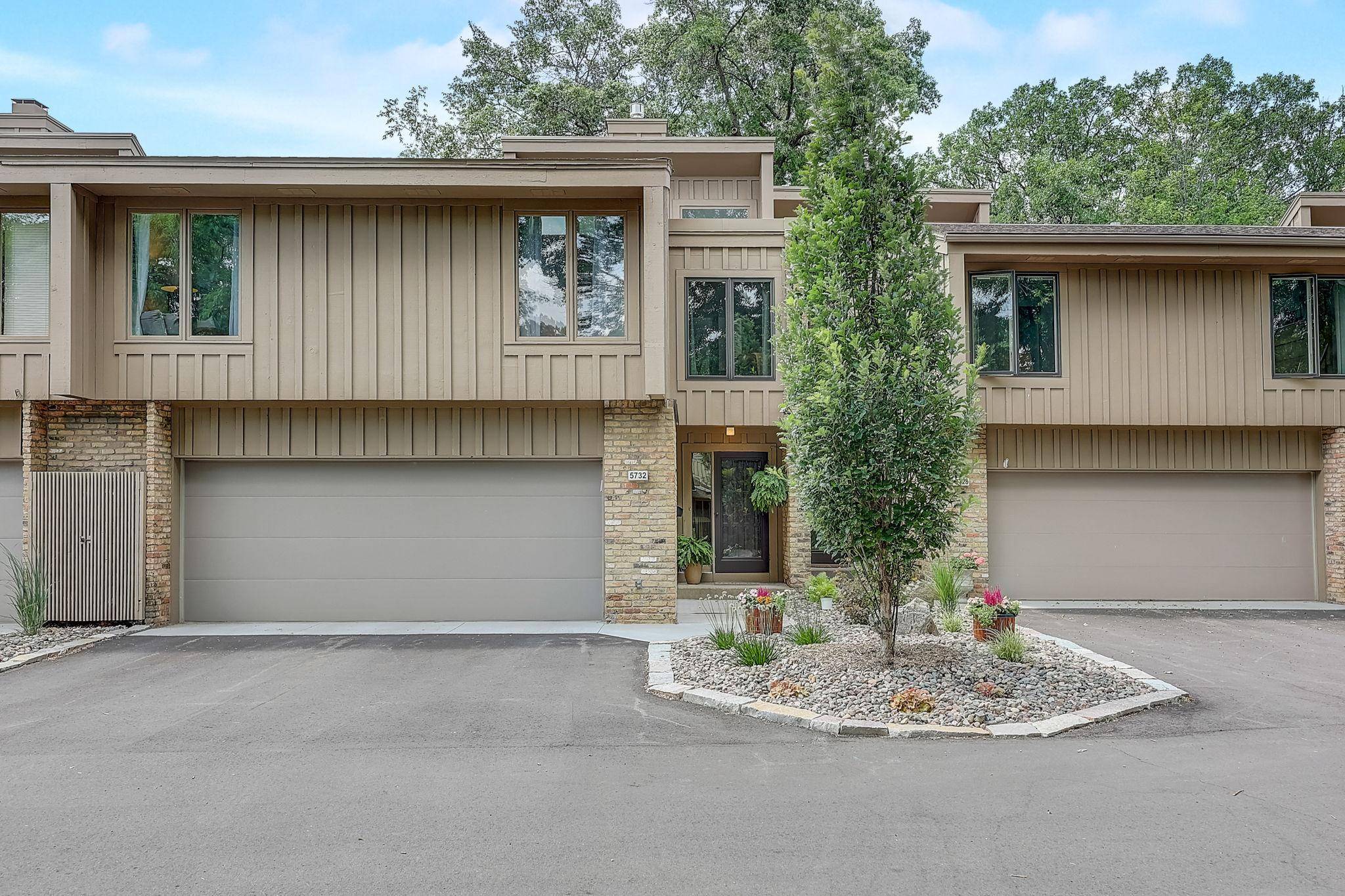 Edina, MN 55436,5732 Tucker LN