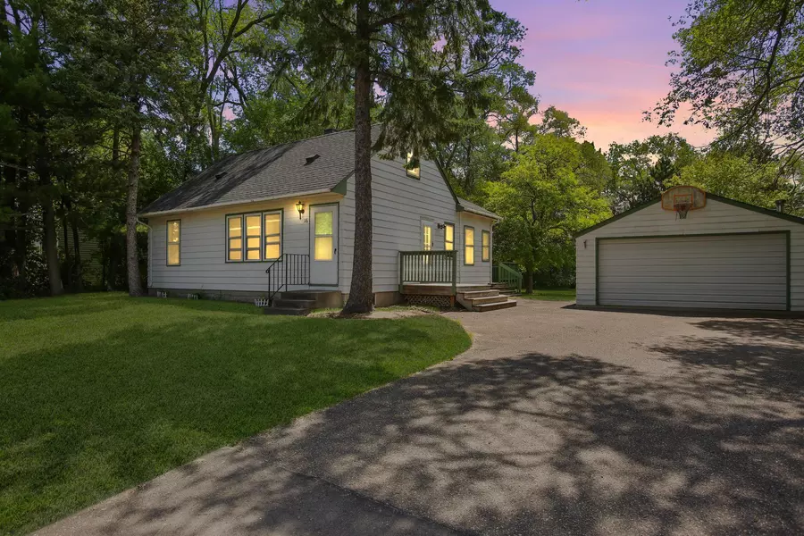 16 East RD, Circle Pines, MN 55014