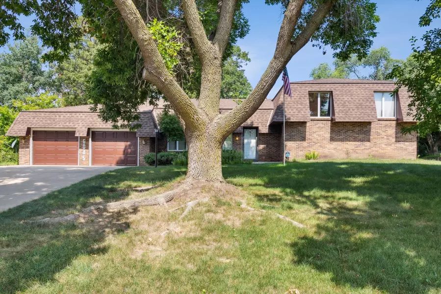 6045 Bowman AVE, Inver Grove Heights, MN 55076