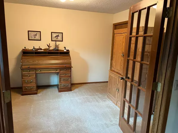 Roseville, MN 55112,2422 County Road D W #1