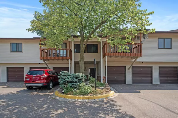 3919 Foss RD #102, Saint Anthony, MN 55421