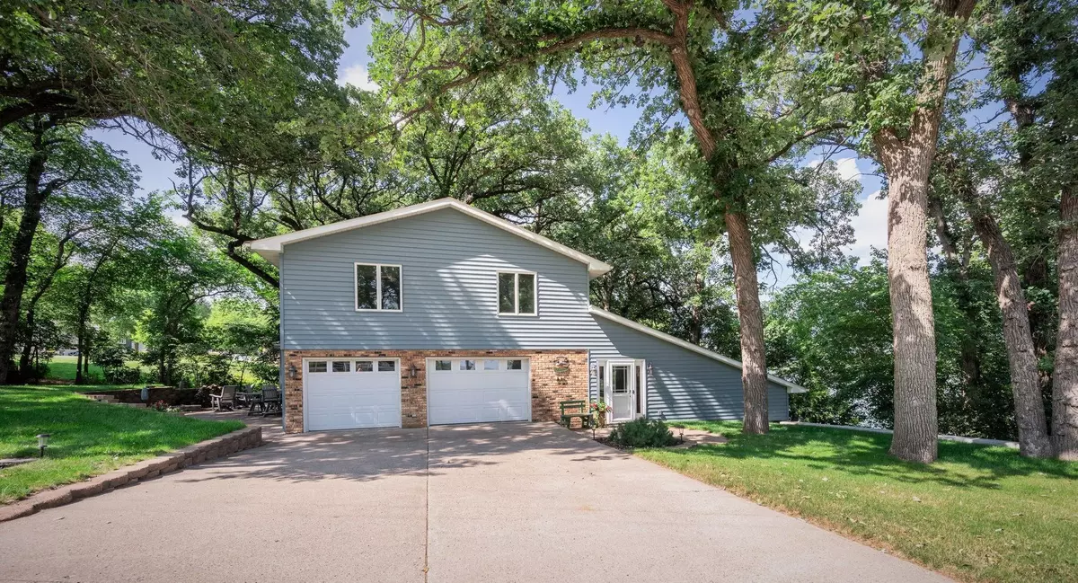 Fairmont, MN 56031,420 Lake Aires RD