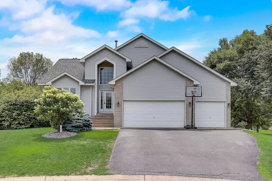 8956 Stratford CT, Brooklyn Park, MN 55443