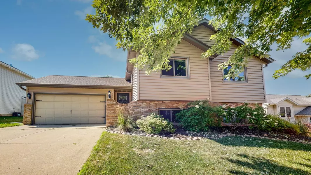 225 9th ST NE, Byron, MN 55920