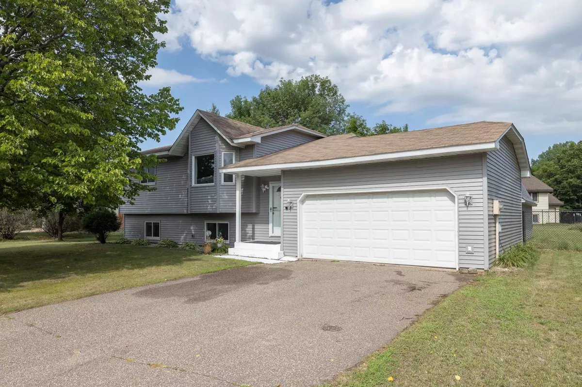 Champlin, MN 55316,10933 Xylon CT