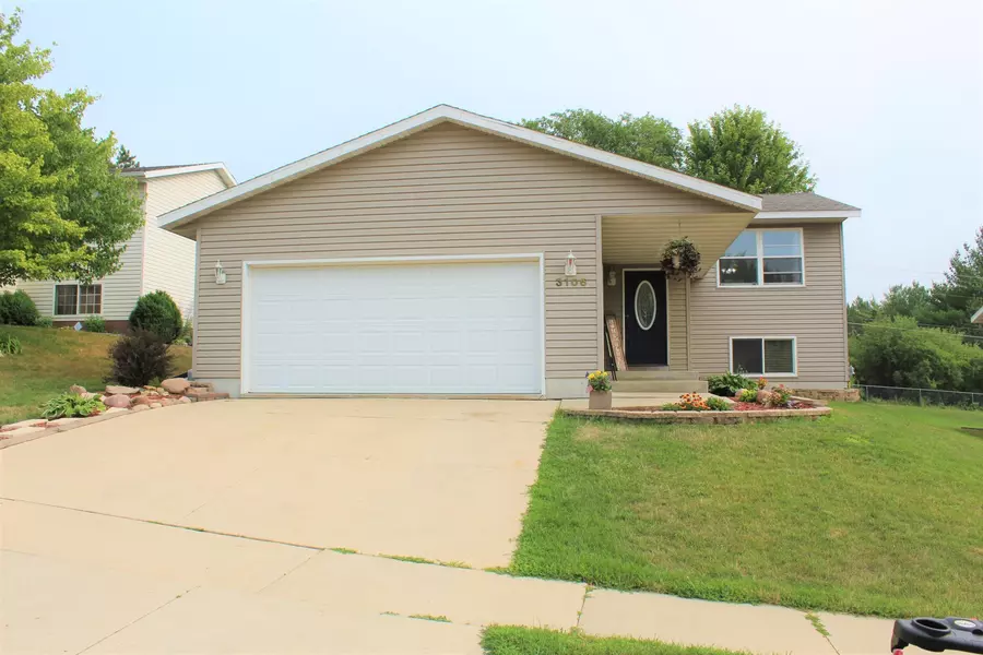 3106 Harbor DR SE, Rochester, MN 55904