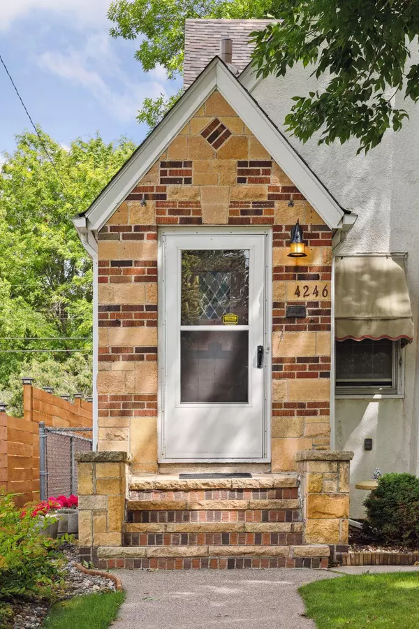 Minneapolis, MN 55412,4246 Russell AVE N