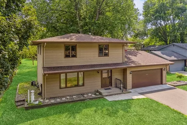 2427 Violet CT,  New Brighton,  MN 55112