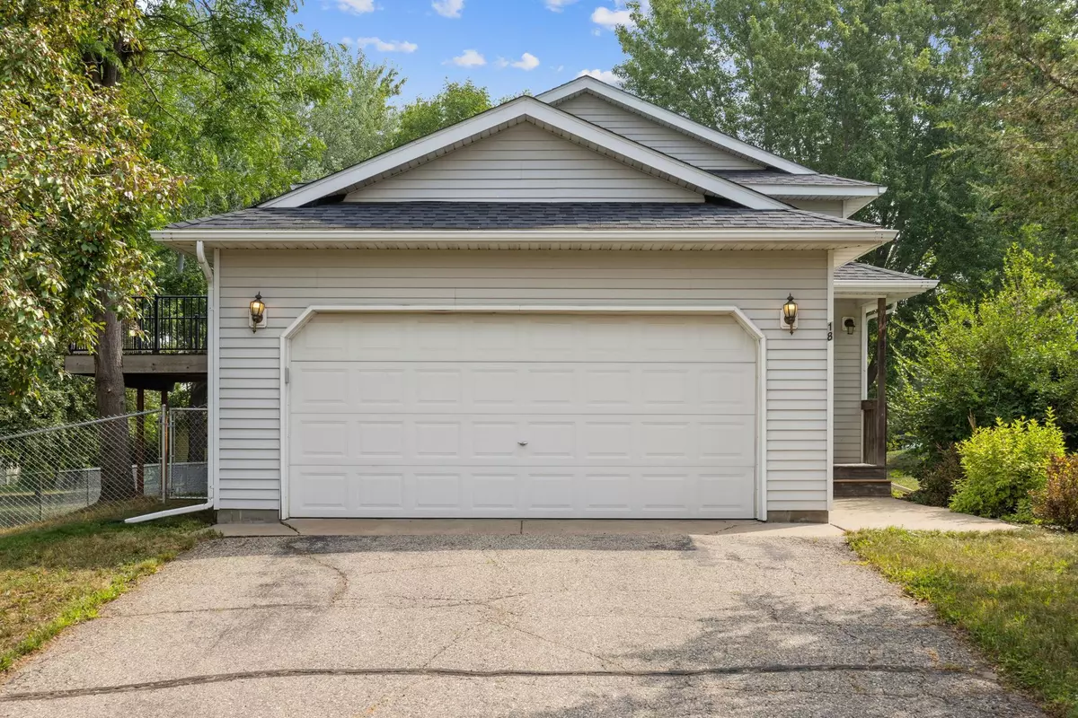 Sauk Rapids, MN 56379,18 7th AVE S