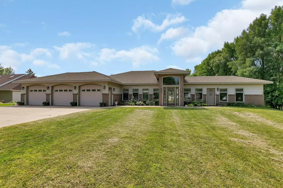 224 5th AVE NW, Hutchinson, MN 55350