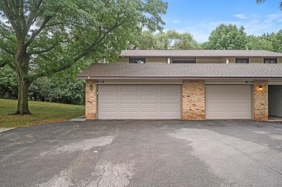 Burnsville, MN 55337,13621 Heather Hills DR