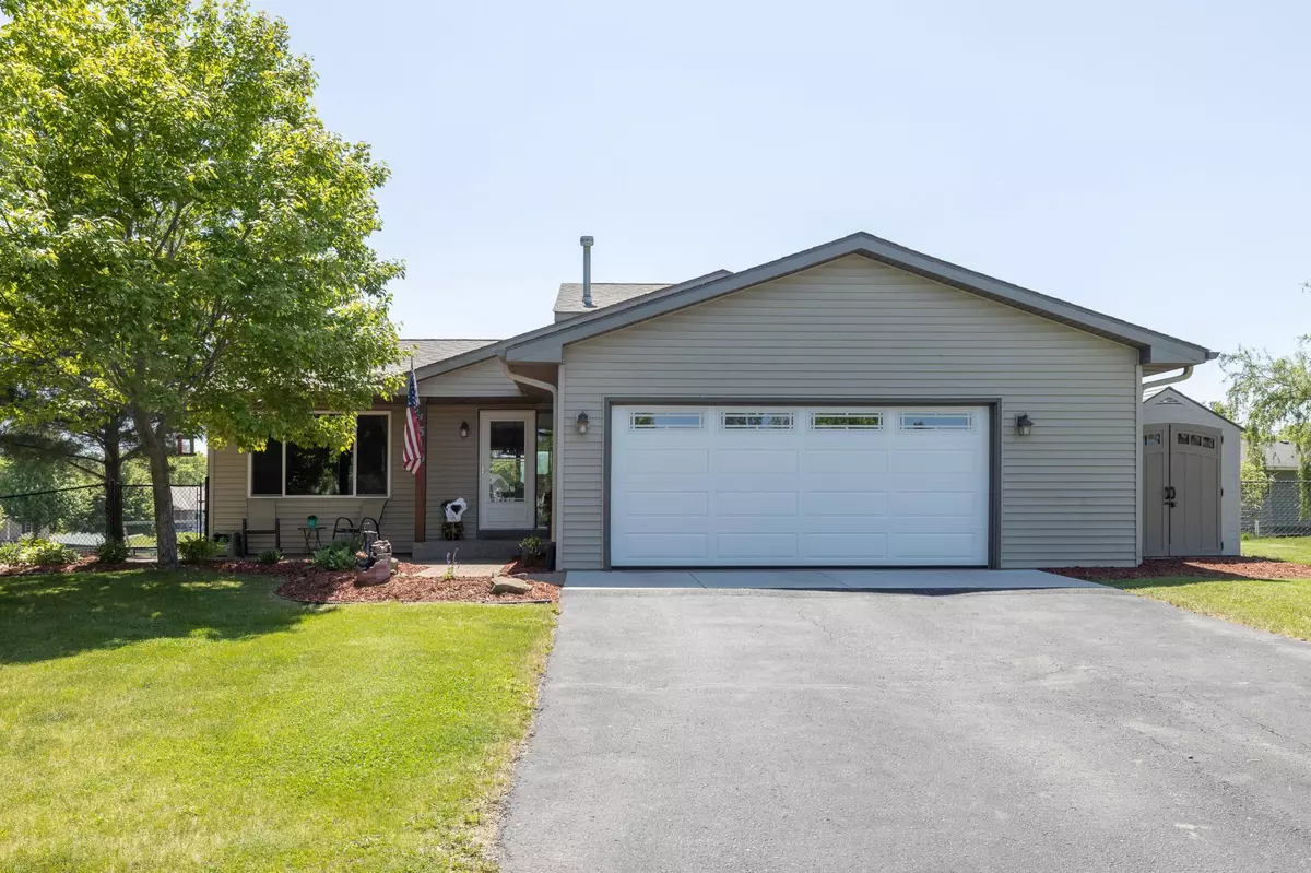 Hammond, WI 54015,510 Deerwood CT