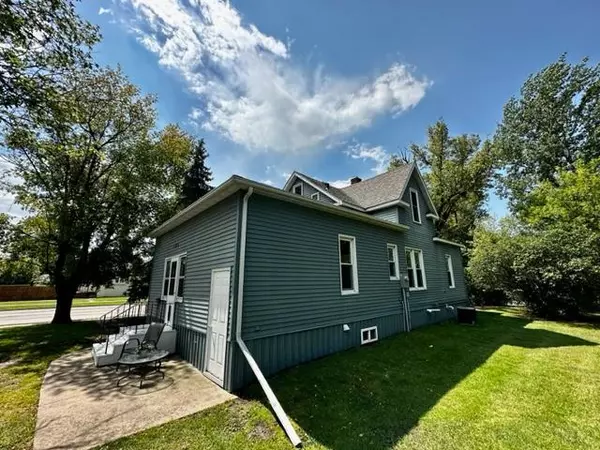 Roseau, MN 56751,300 3rd AVE NE