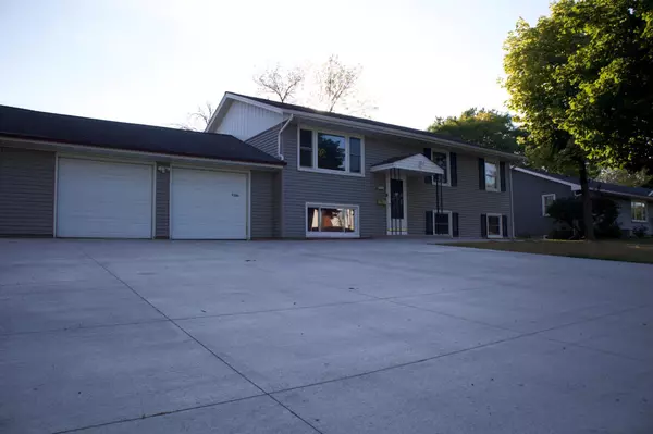 7581 Scott AVE N, Brooklyn Park, MN 55443