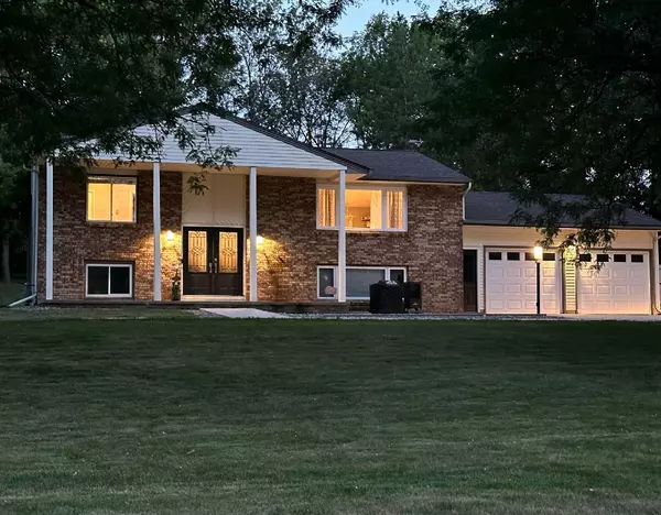 2310 Wildwood Circle, Albert Lea Twp, MN 56007