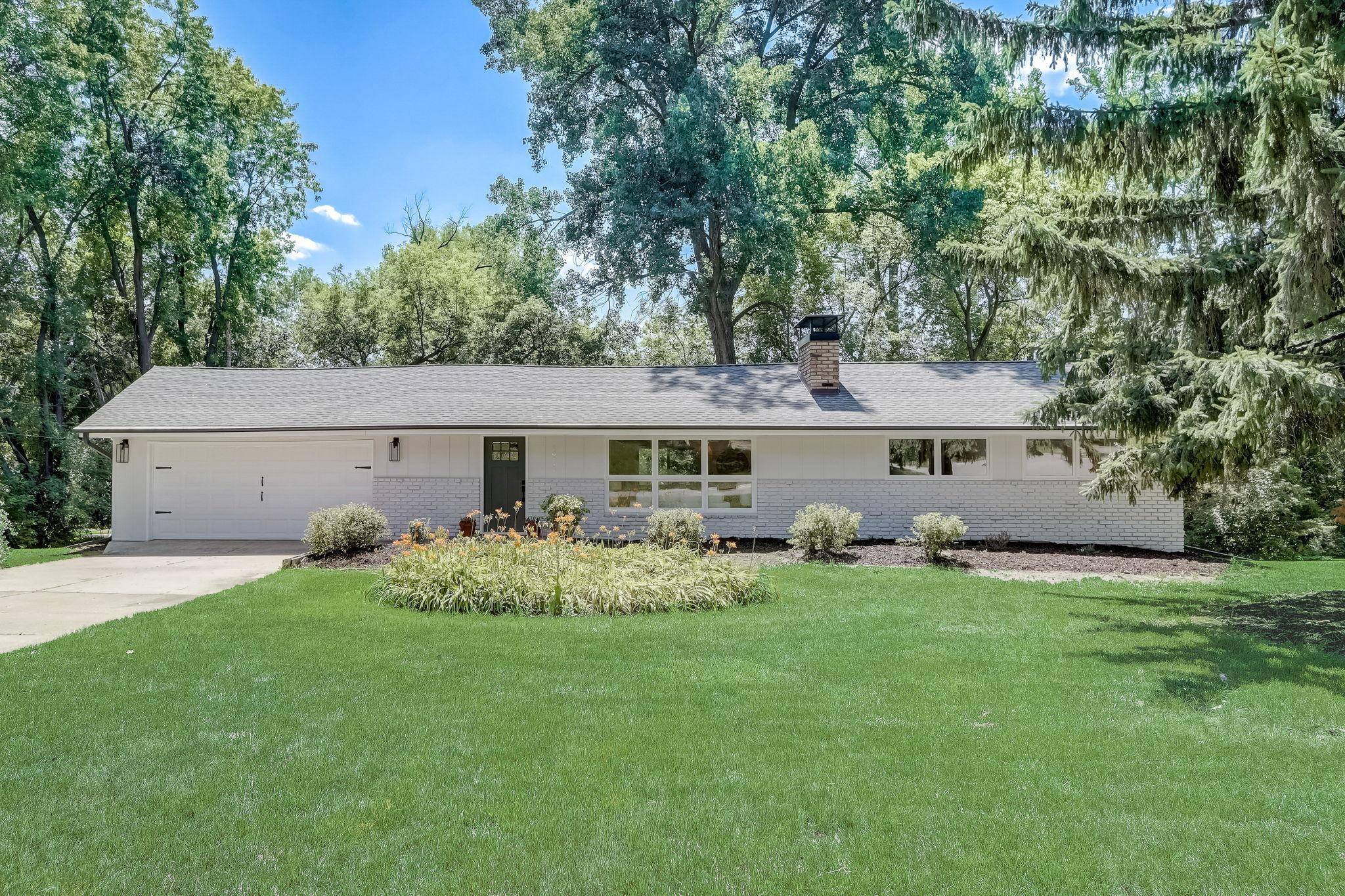 10813 48th AVE N, Plymouth, MN 55442