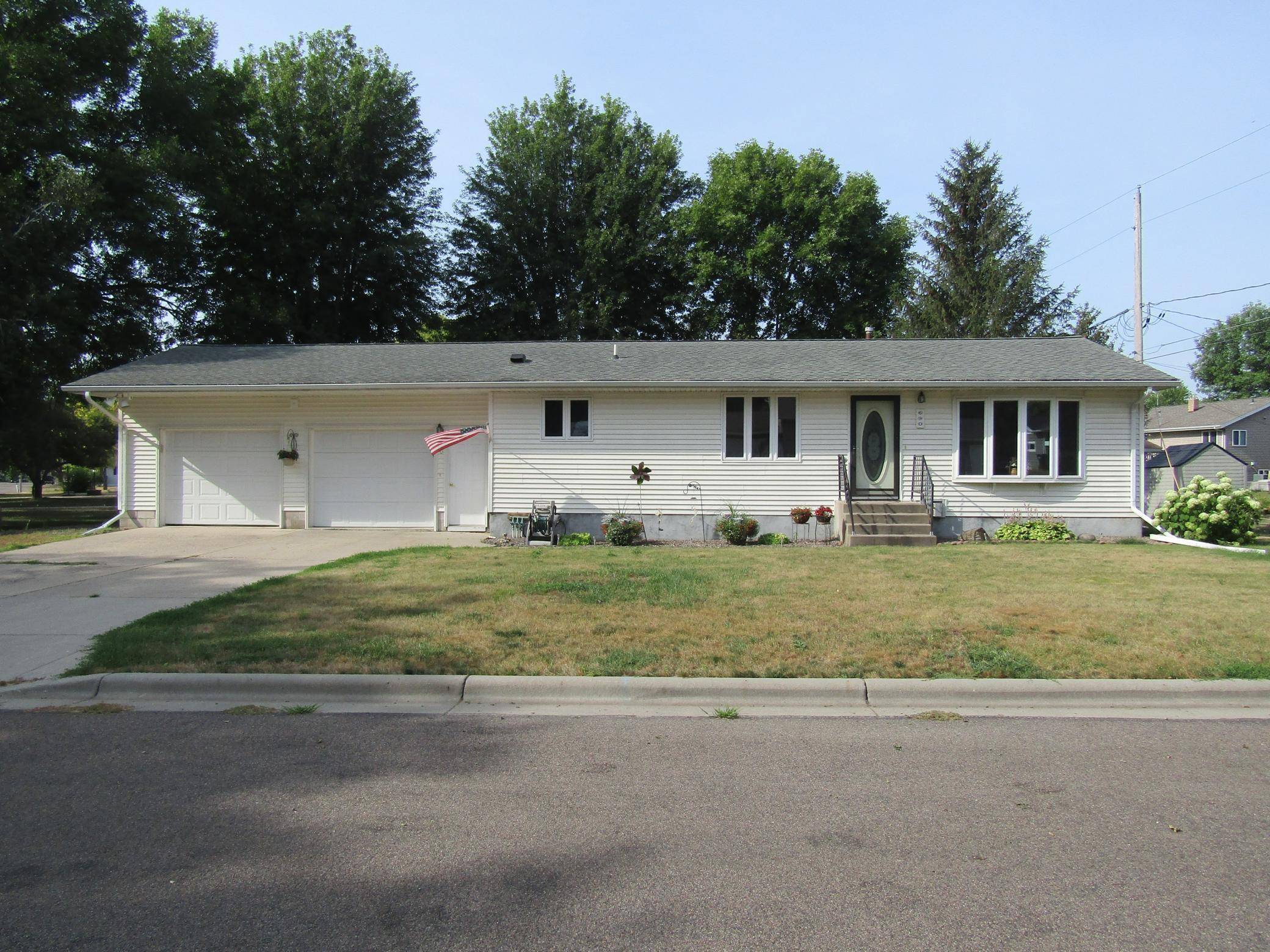 690 10th ST,  Granite Falls,  MN 56241