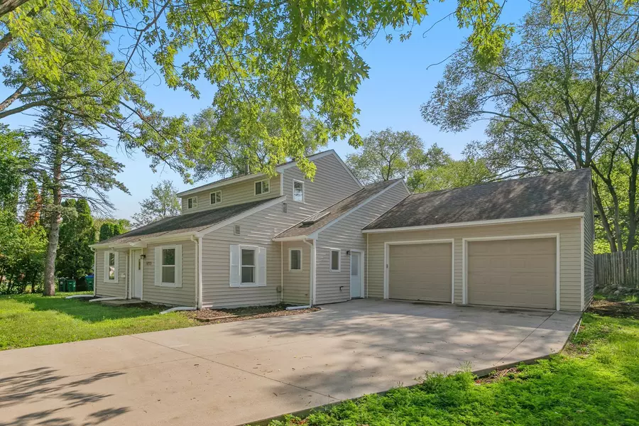 1833 Hampshire AVE S, Saint Louis Park, MN 55426