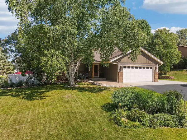 16990 Gannon WAY W,  Lakeville,  MN 55068