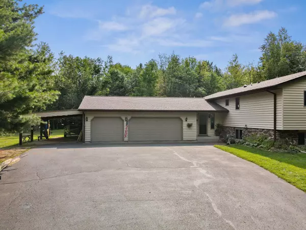 Hudson, WI 54016,671 Red Maple LN