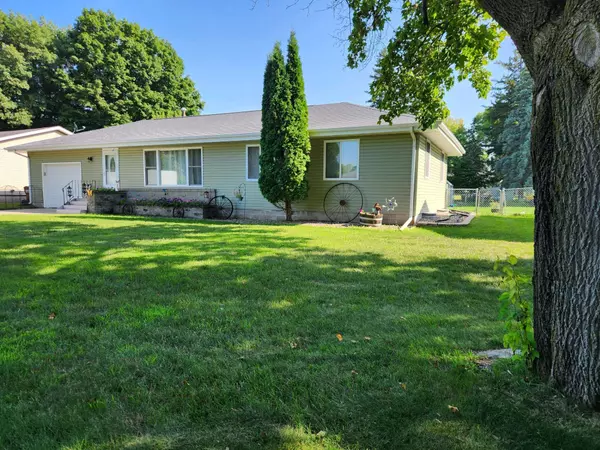 408 3rd ST NW, New Richland, MN 56072