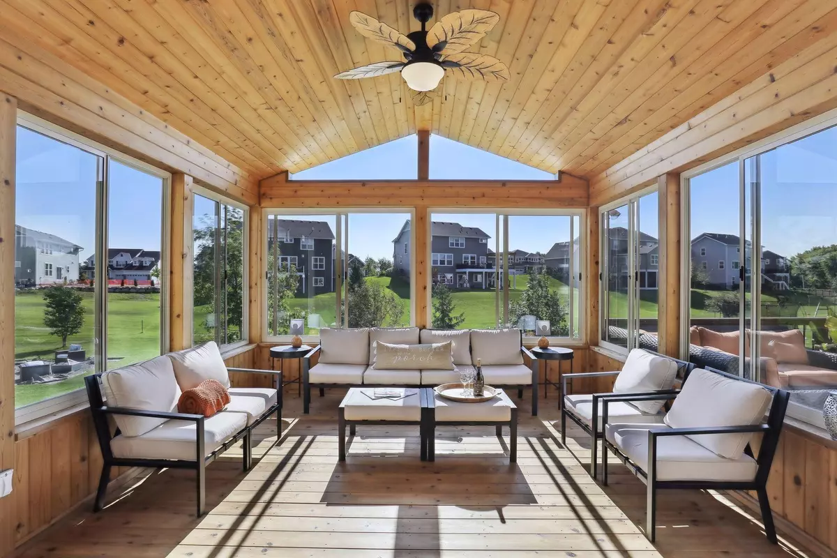 Victoria, MN 55386,8627 Ambergate DR