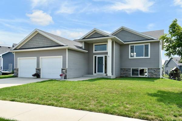 532 Towne DR NE,  Byron,  MN 55920