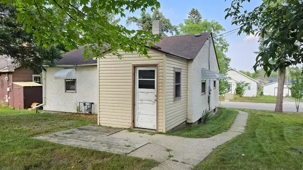 Staples, MN 56479,411 8th ST NE