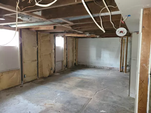 Fairmont, MN 56031,614 E 1st ST