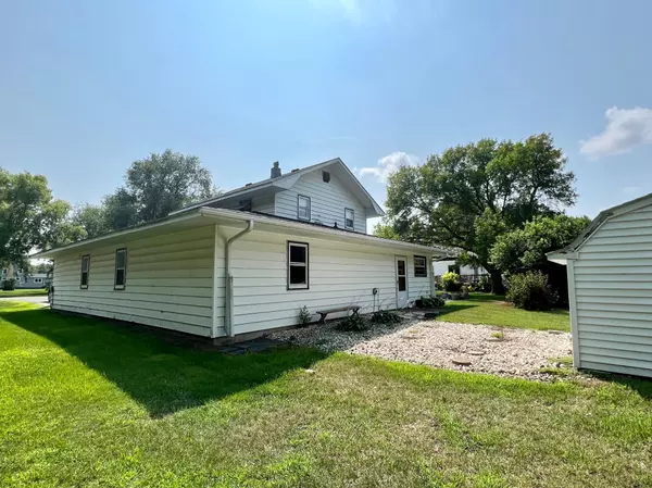 Graceville, MN 56240,1121 W 6th ST