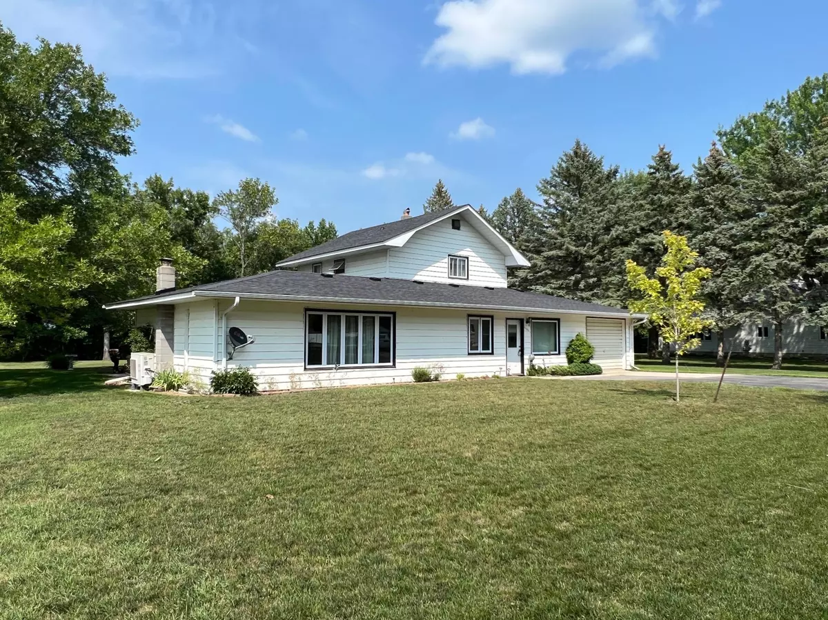 Graceville, MN 56240,1121 W 6th ST