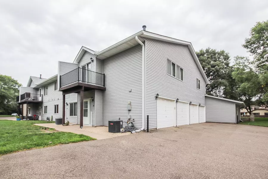 114 96th LN NE, Blaine, MN 55434