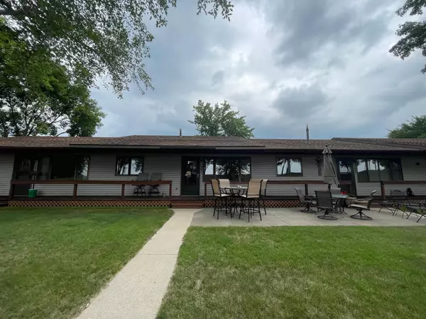 381 Spruce ST, Paynesville, MN 56362