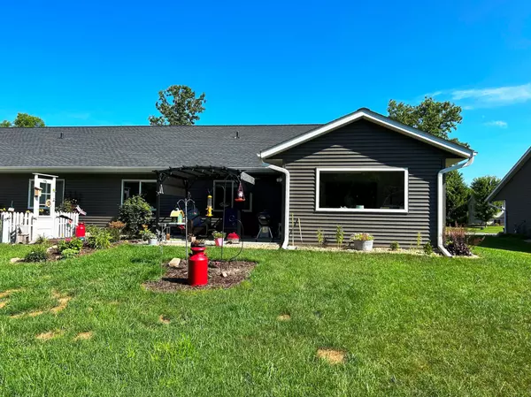 Woodville, WI 54028,926 Southside DR