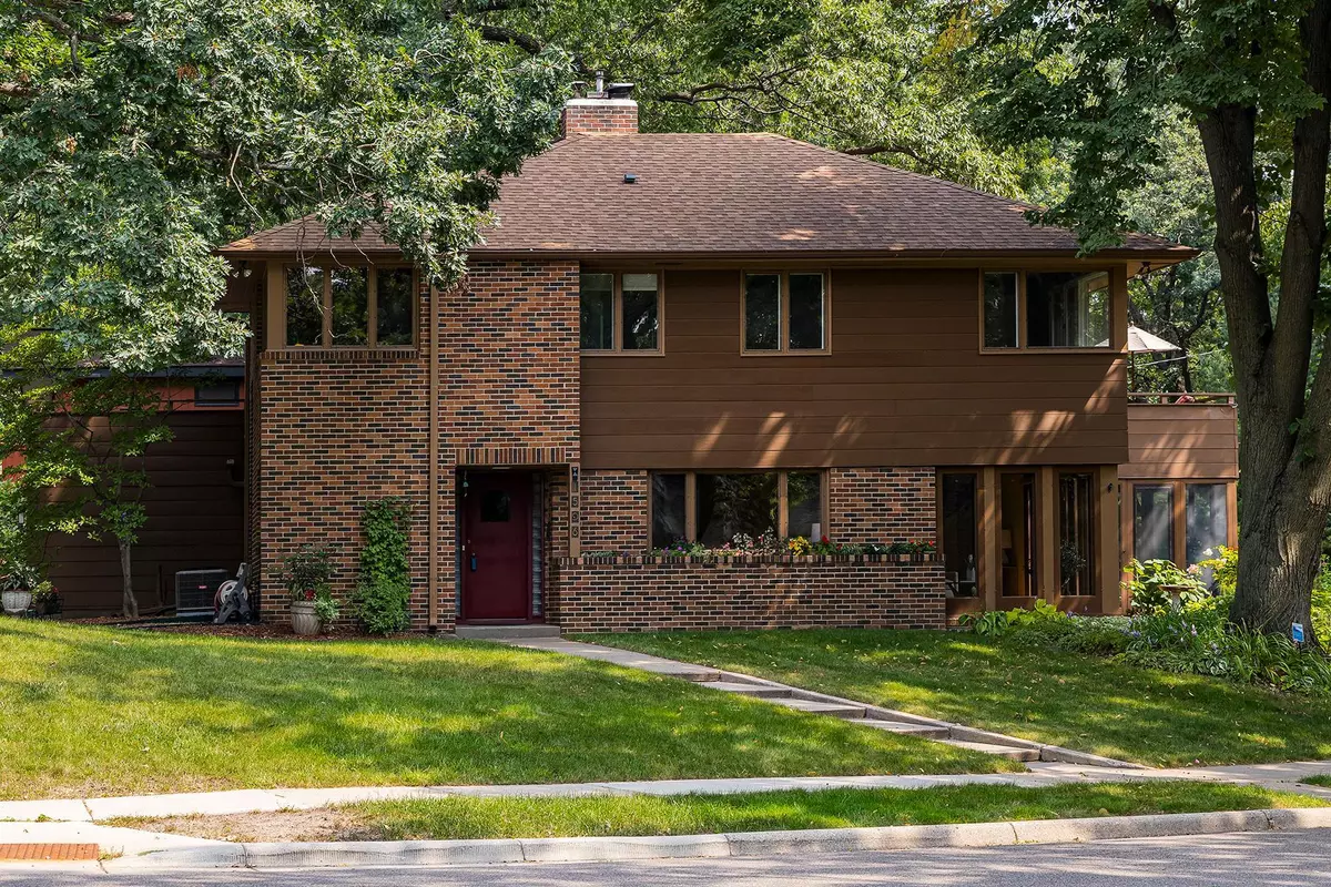 Falcon Heights, MN 55108,1596 Northrop ST