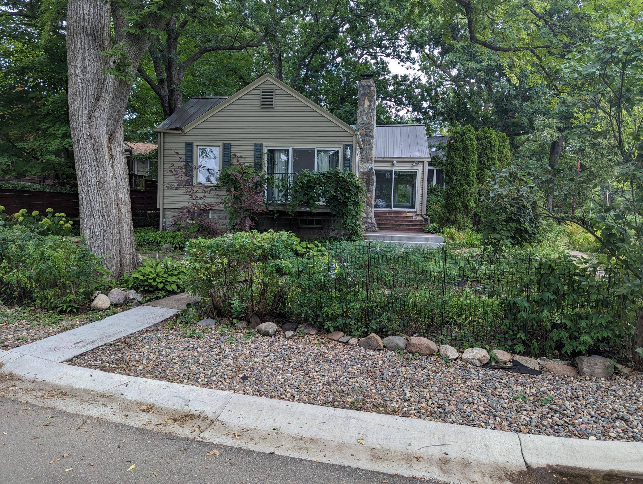 Mahtomedi, MN 55115,35 Neptune ST